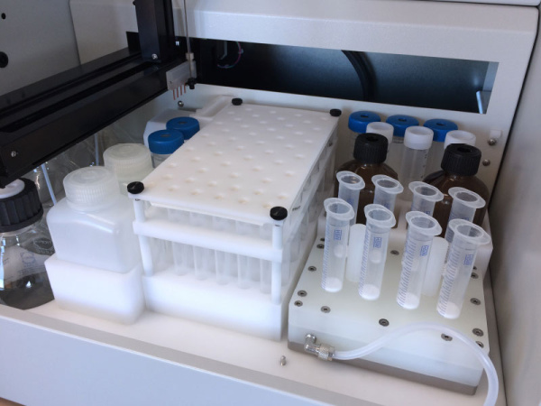 Автоматизированный параллельный синтезатор пептидов MultiPep1  Автоматизированный параллельный синтезатор пептидов MultiPep1